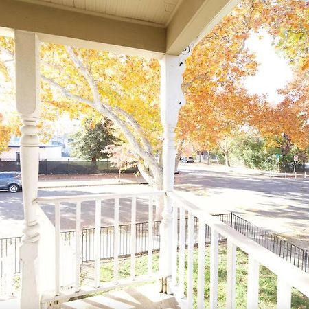 A+ 2 Bedroom Victorian Home Away From Home サクラメント エクステリア 写真