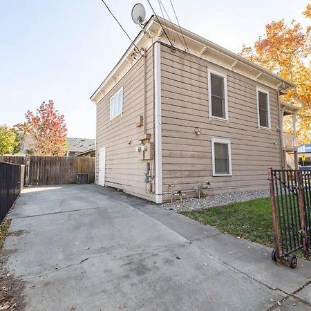A+ 2 Bedroom Victorian Home Away From Home サクラメント エクステリア 写真